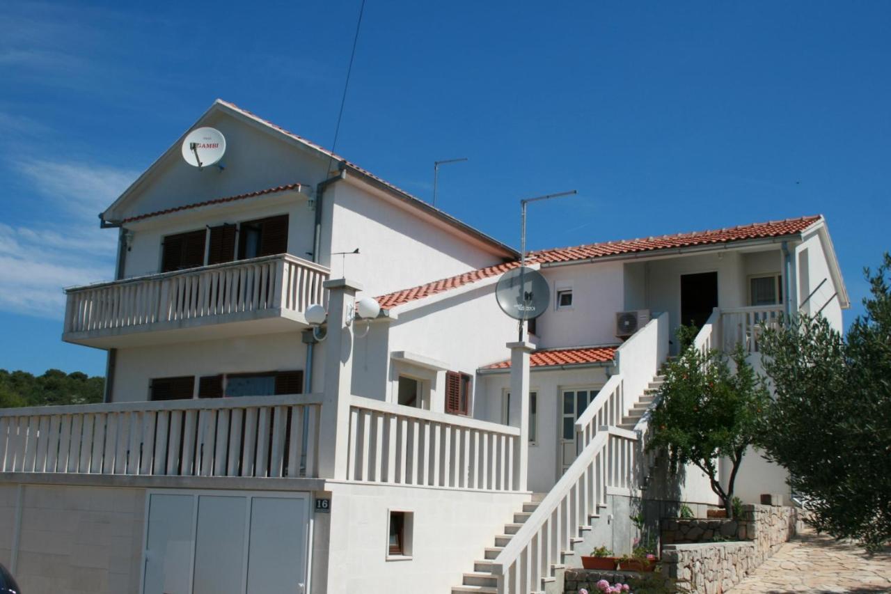 Apartments With A Parking Space Jezera, Murter - 5079 Exteriér fotografie